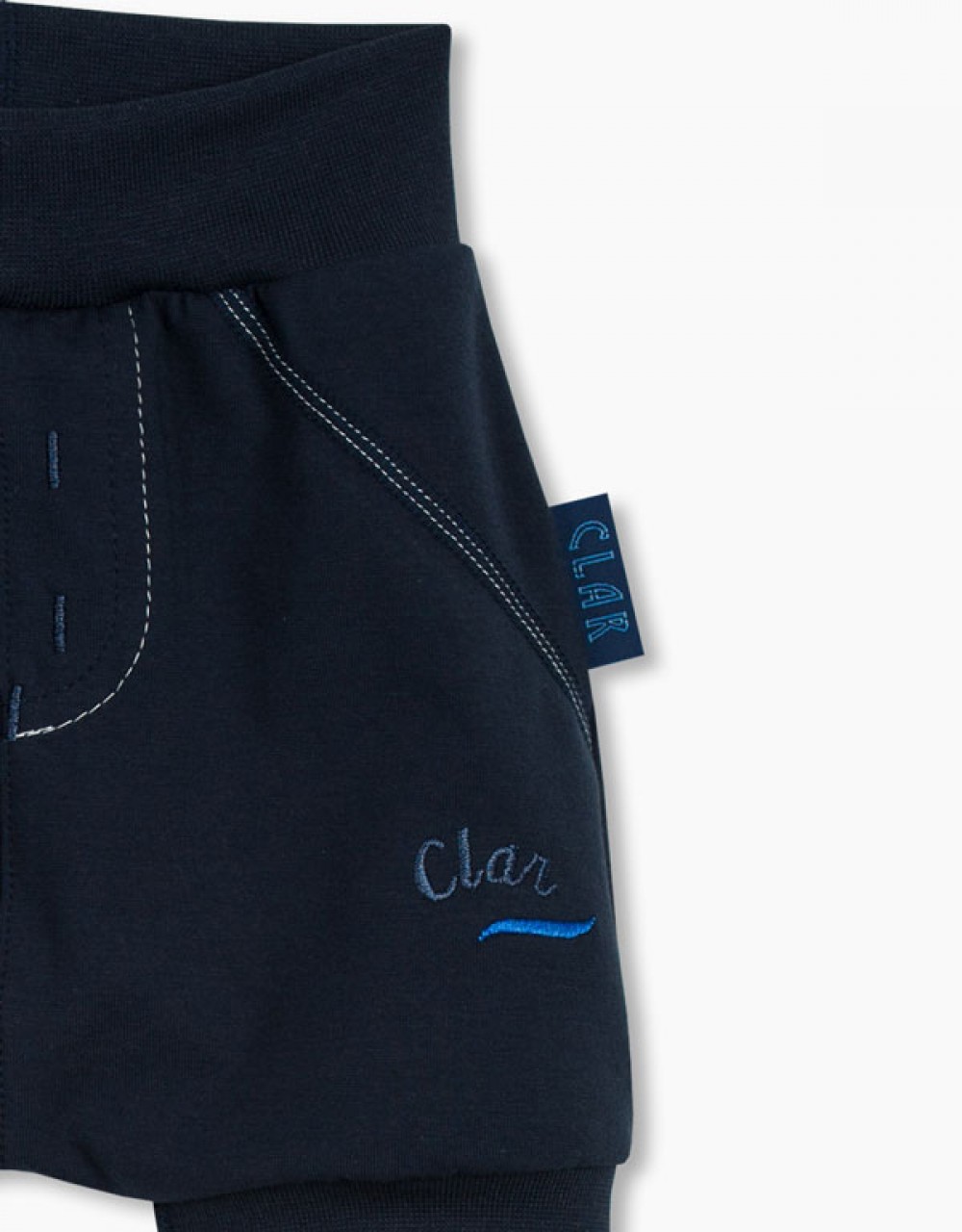 Kratke baggy hlače z mehkim pasom in vezenjem